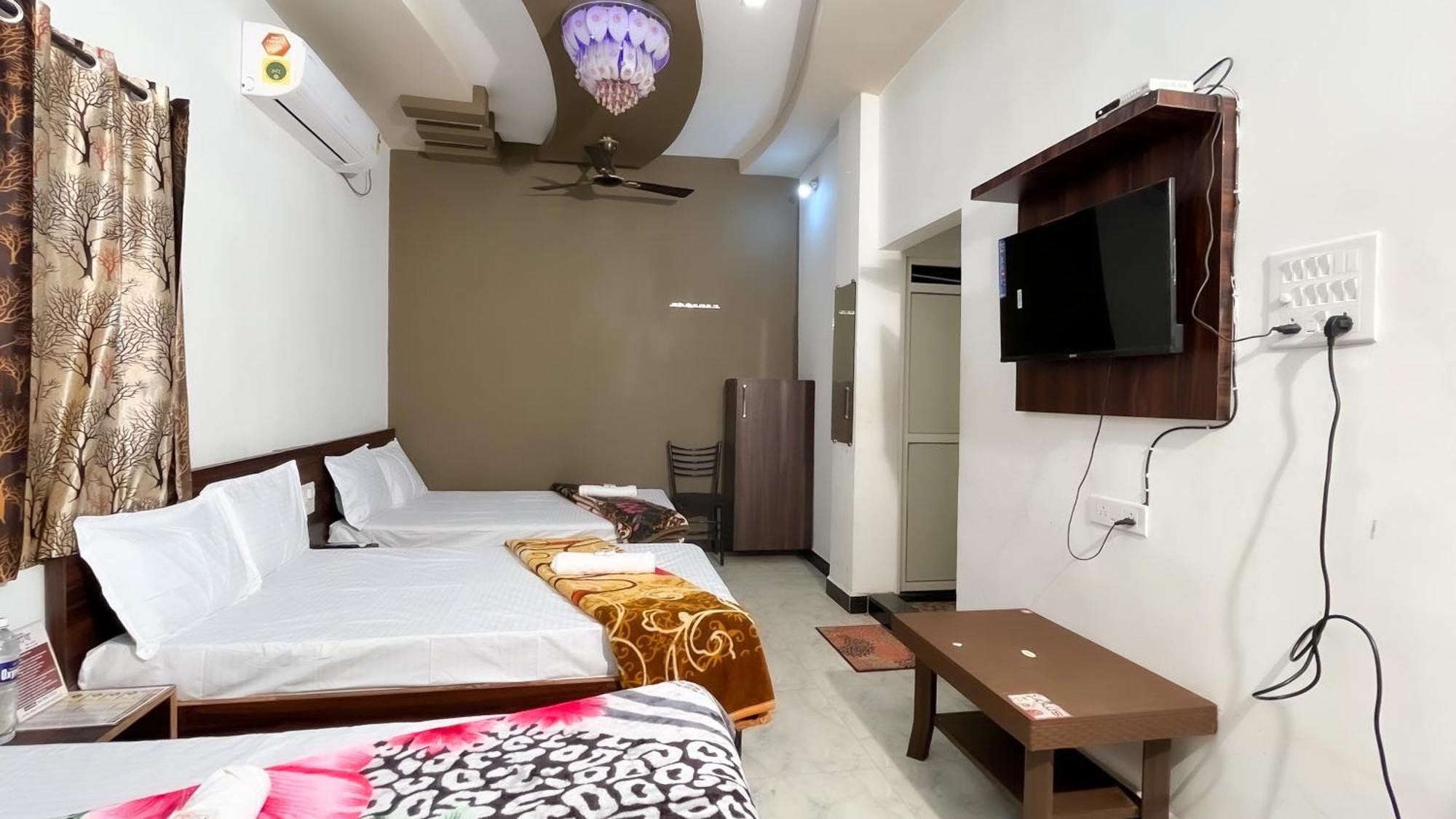 Hotel Rudraksh Ujjain Buitenkant foto