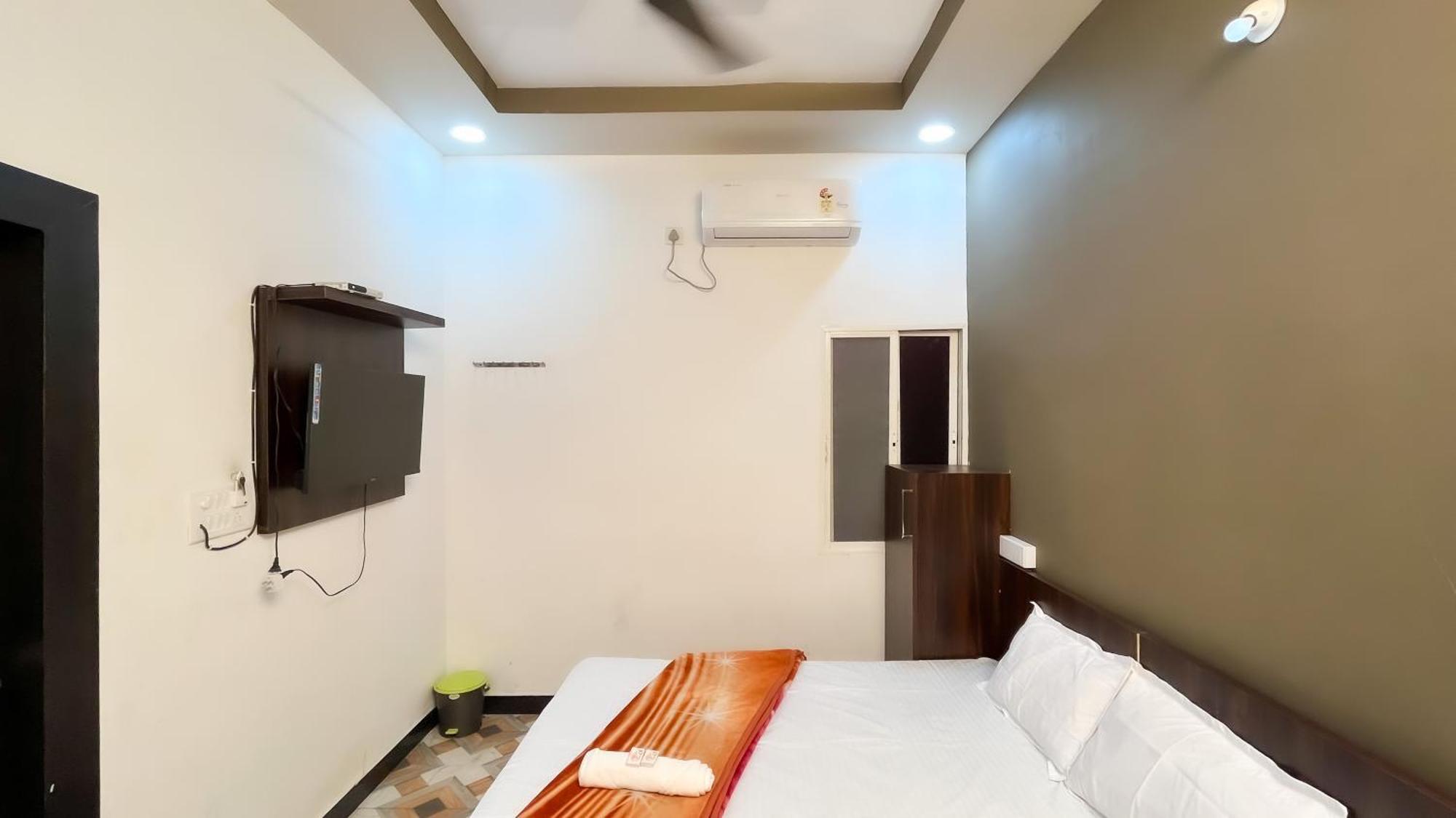 Hotel Rudraksh Ujjain Buitenkant foto