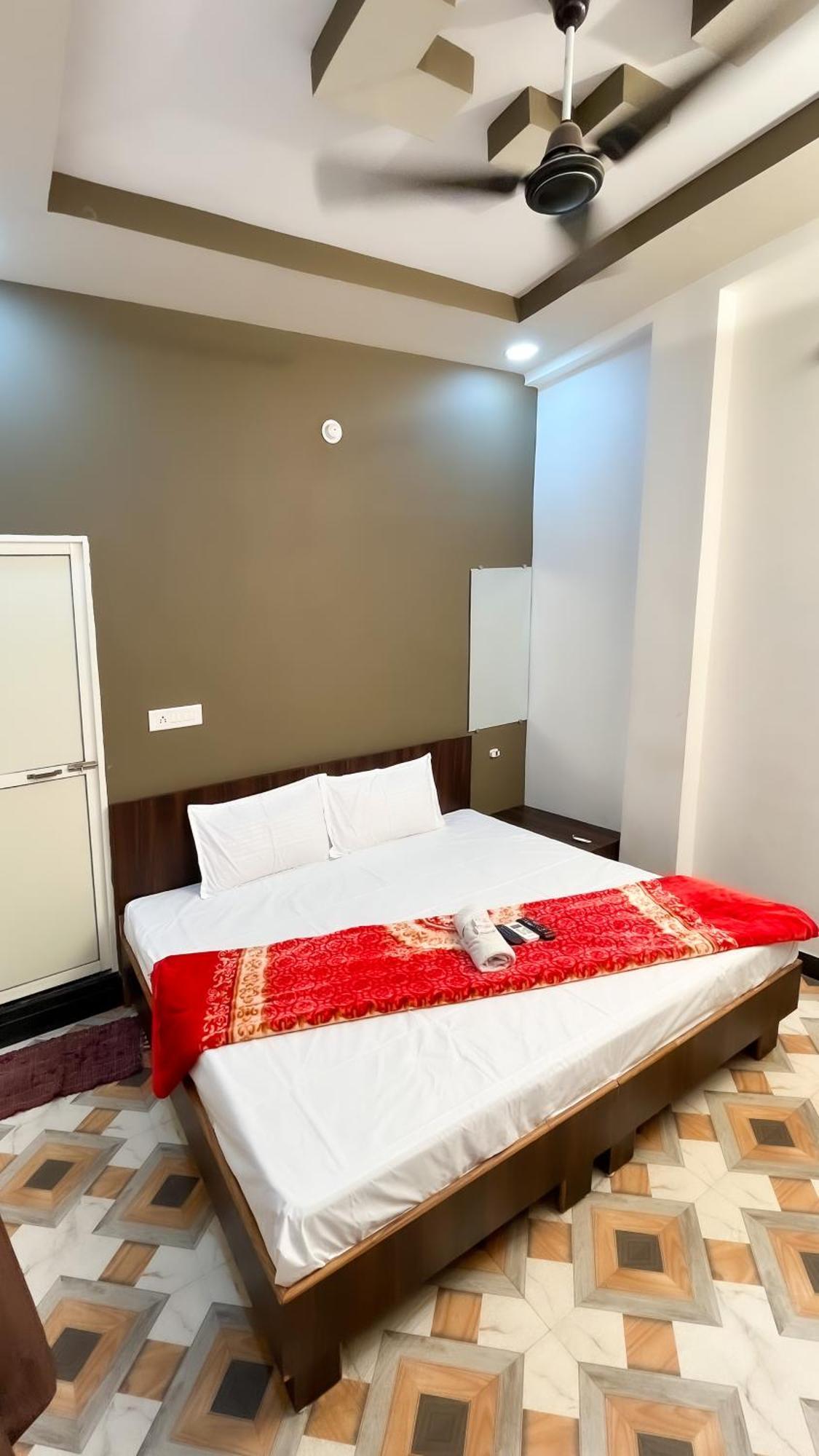 Hotel Rudraksh Ujjain Buitenkant foto